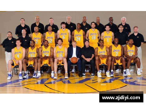 NBA全家福：传奇球星齐聚一堂，共同回顾篮球历史辉煌时刻